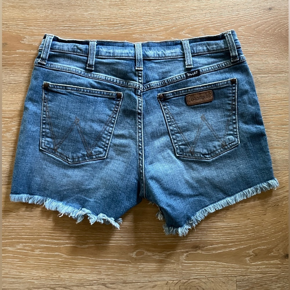 WRANGLER Western Jean Shorts 3" Raw Hem Cut Off Denim Sexy Rodeo Boho - Picture 2 of 7